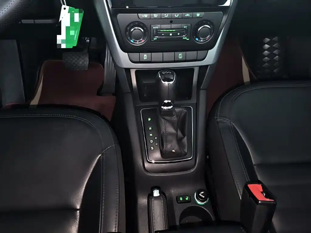 Skoda Yeti 2015 — фото 14