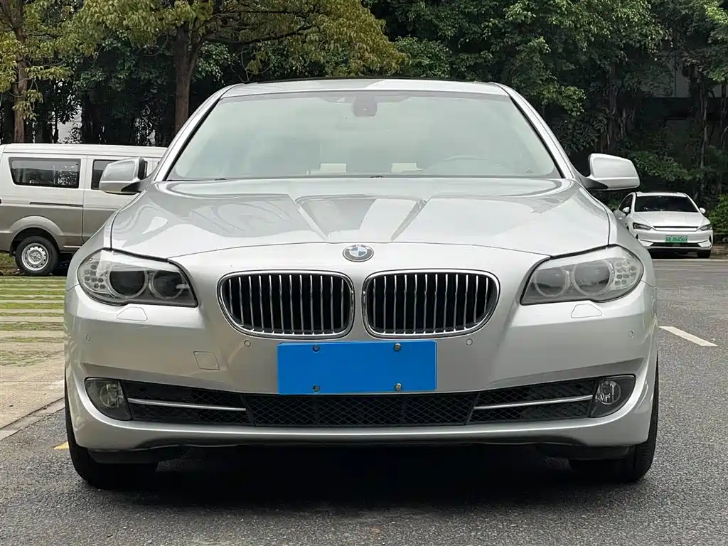 BMW 5 Series 2011 — фото 2