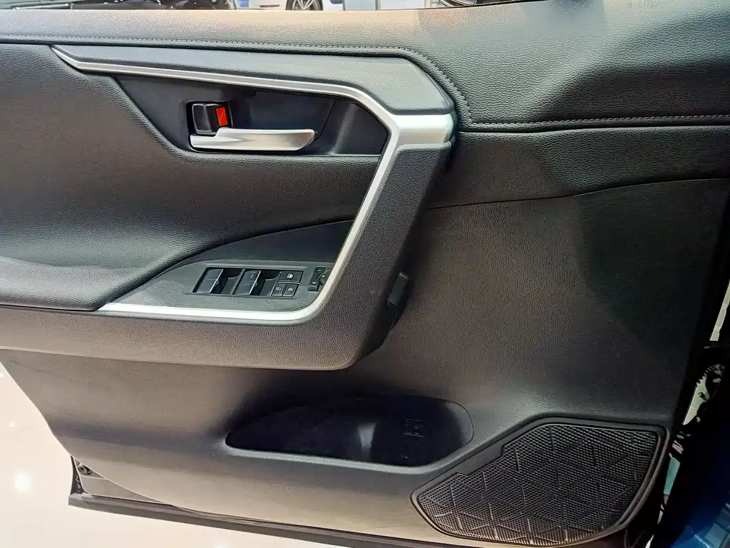 Toyota Wildlander 2022 — фото 15