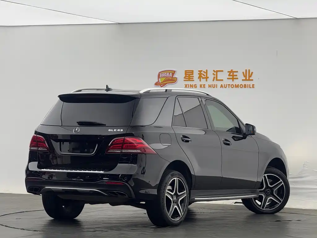 Mercedes-Benz GLE AMG 2018 — фото 13