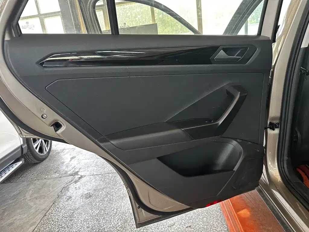 Volkswagen T-Roc 2022 — фото 17