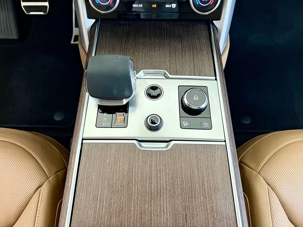 Land Rover Range Rover 2023 — фото 19