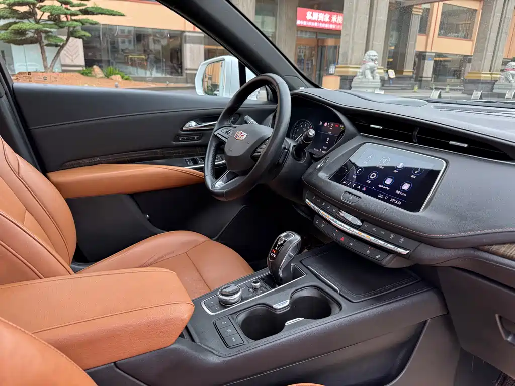 Cadillac XT4 2019 — фото 12