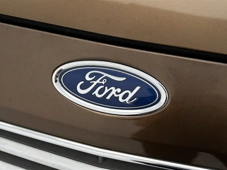 Ford Escort 2018 — фото 9