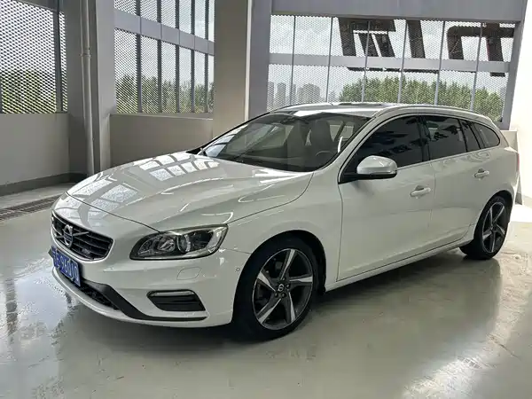 Volvo V60 2015