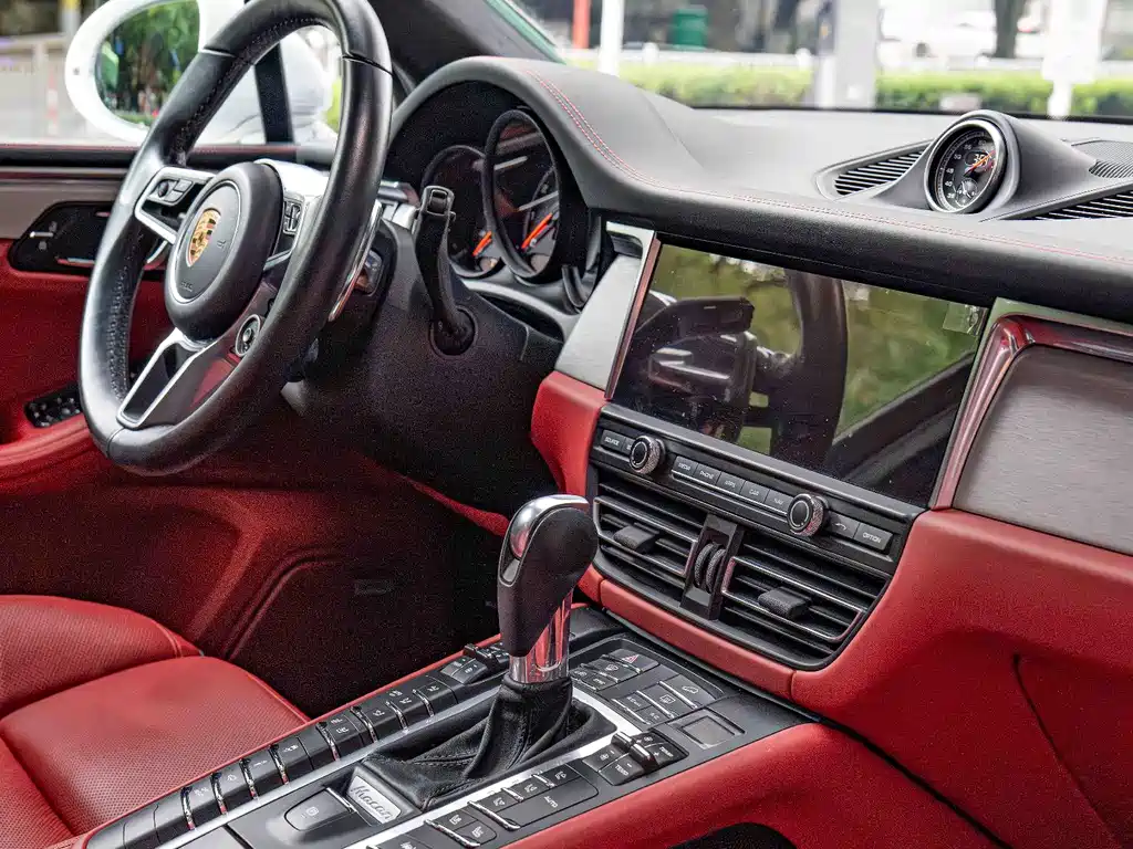Porsche Macan 2022 — фото 15