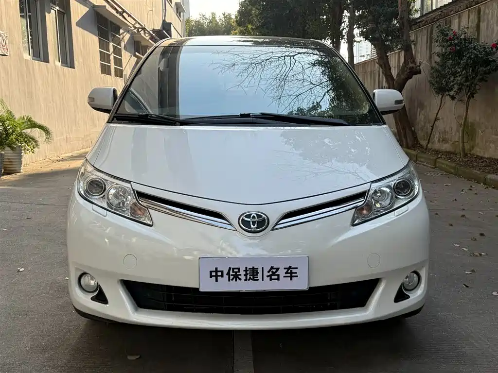 Toyota Previa 2019 — фото 1