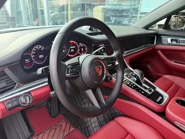 Porsche Panamera 2023