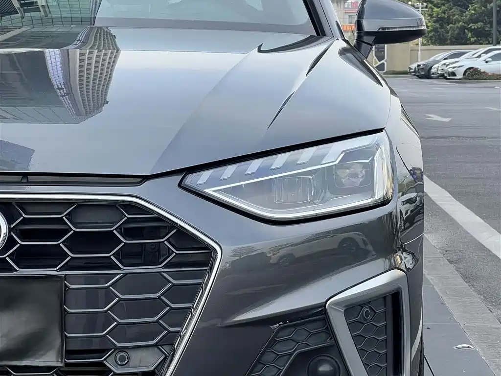 Audi A4L 2022 — фото 10