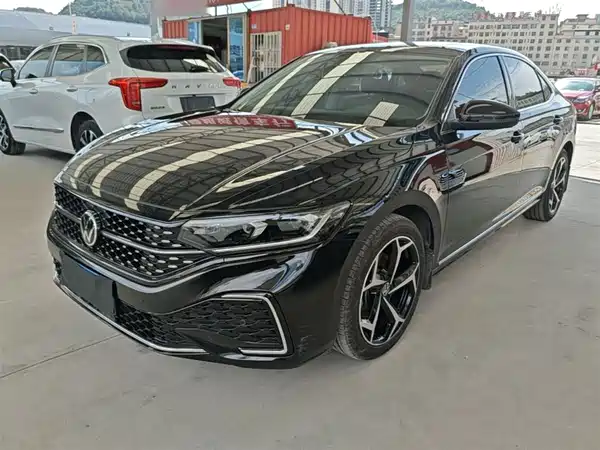 Volkswagen Passat 2023