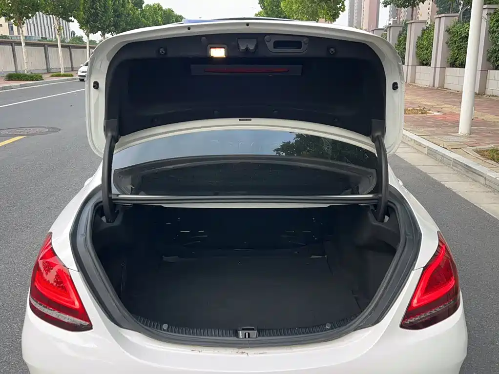 Mercedes-Benz C-Class 2020 — фото 16