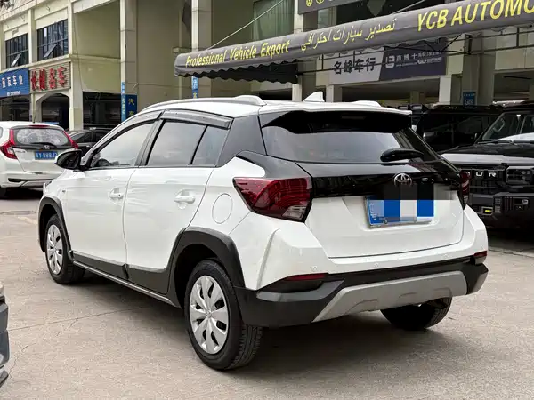 Toyota Yaris L 2023