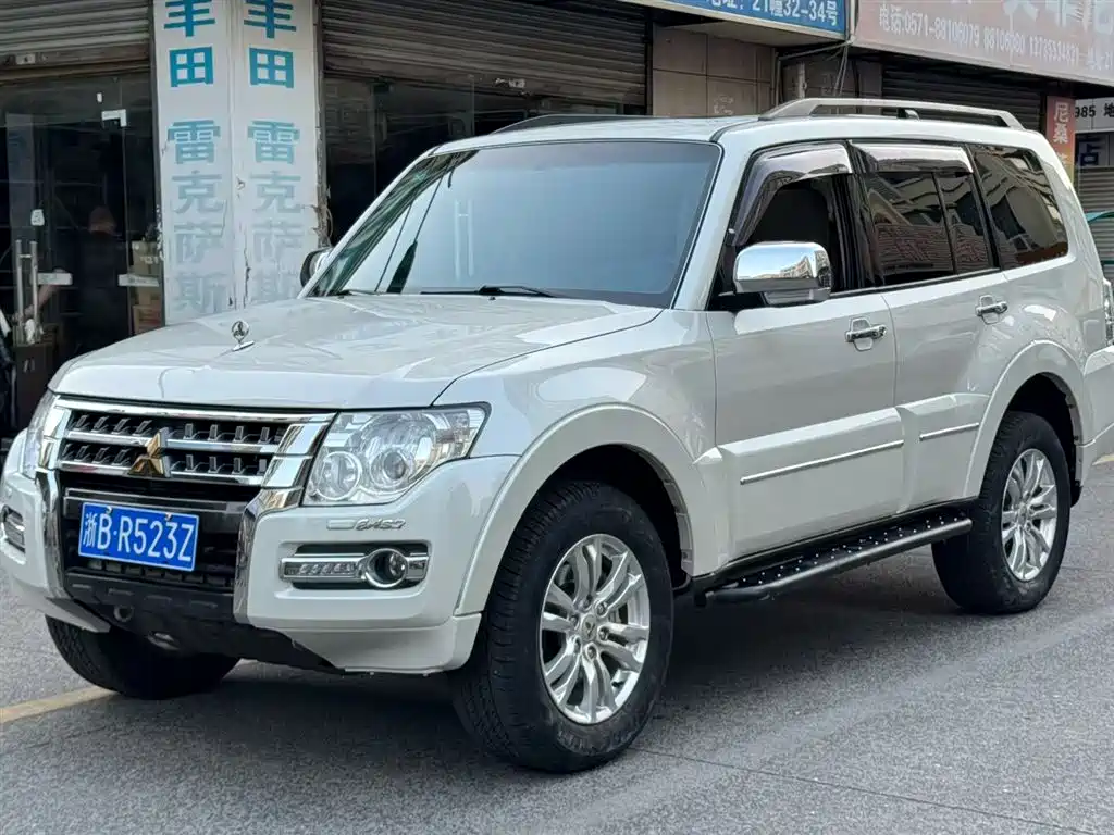 Mitsubishi Pajero 2019 — фото 1