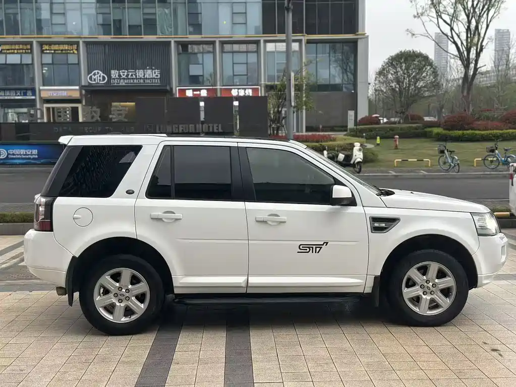 Land Rover Freelander 2 2014 — фото 8