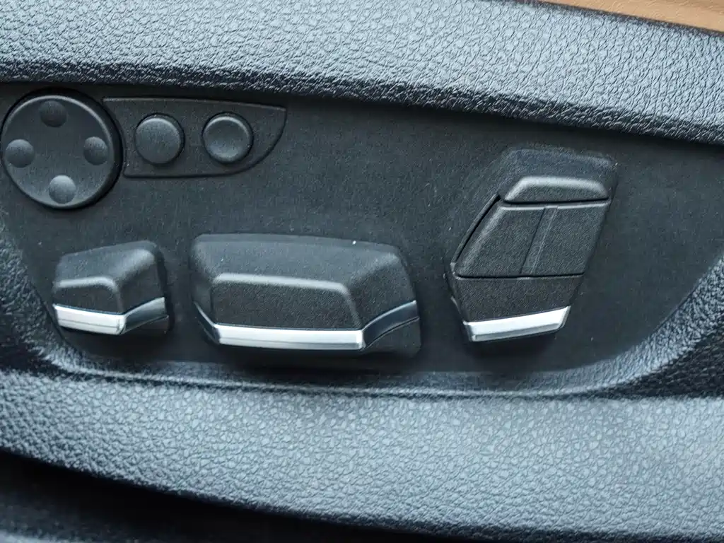 BMW 7 Series 2011 — фото 29