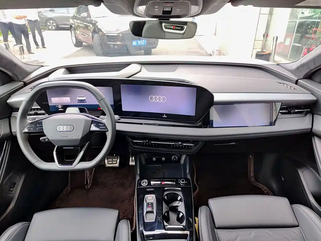 Audi Q6L E-Tron 2025 — фото 10