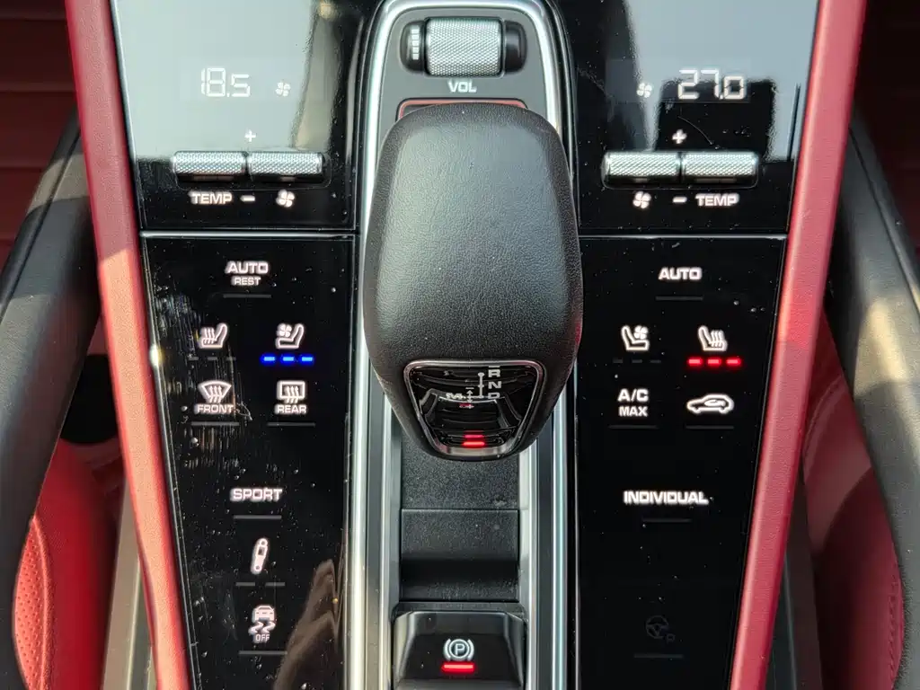 Porsche Cayenne 2022 — фото 16