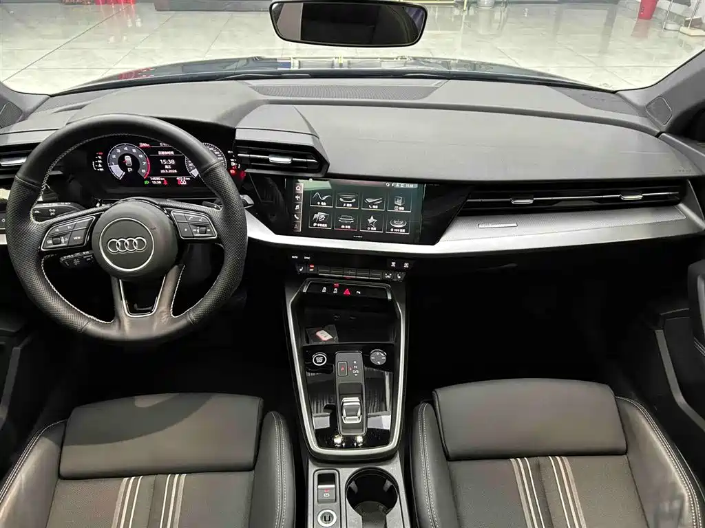 Audi A3 2023 — фото 2