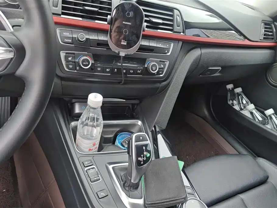 BMW 3 Series 2015 — фото 16