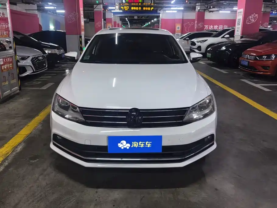 Volkswagen Sagitar 2016