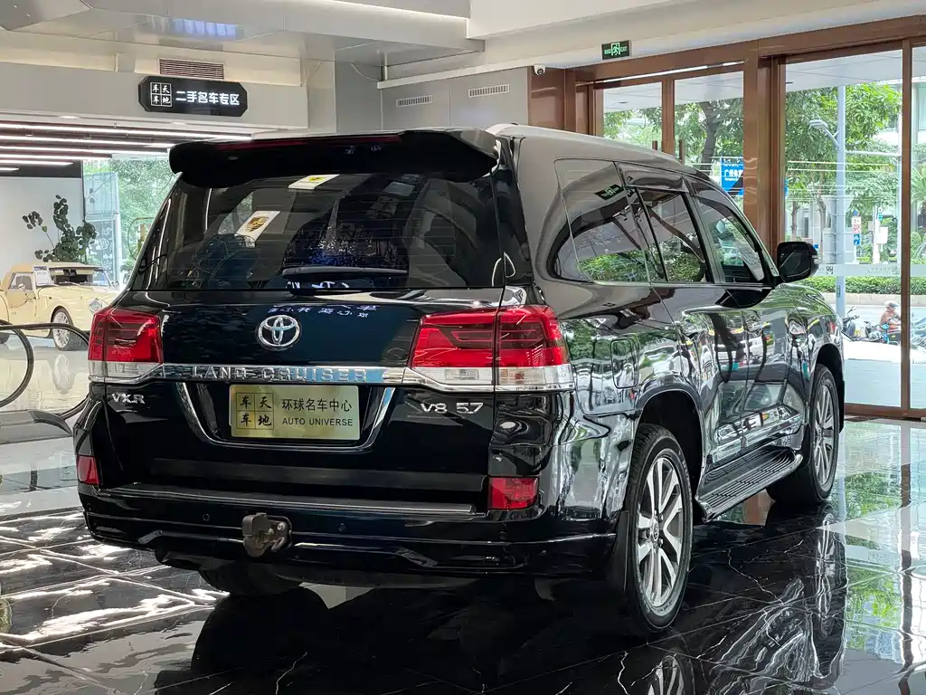 Toyota Land Cruiser 2019 — фото 22