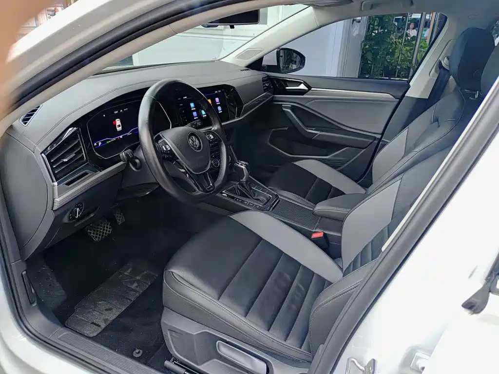 Volkswagen Sagitar 2022