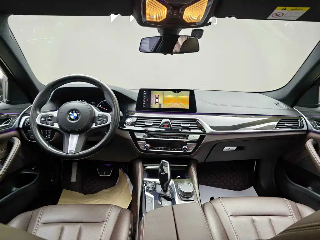 BMW 5 Series 2019 — фото 12