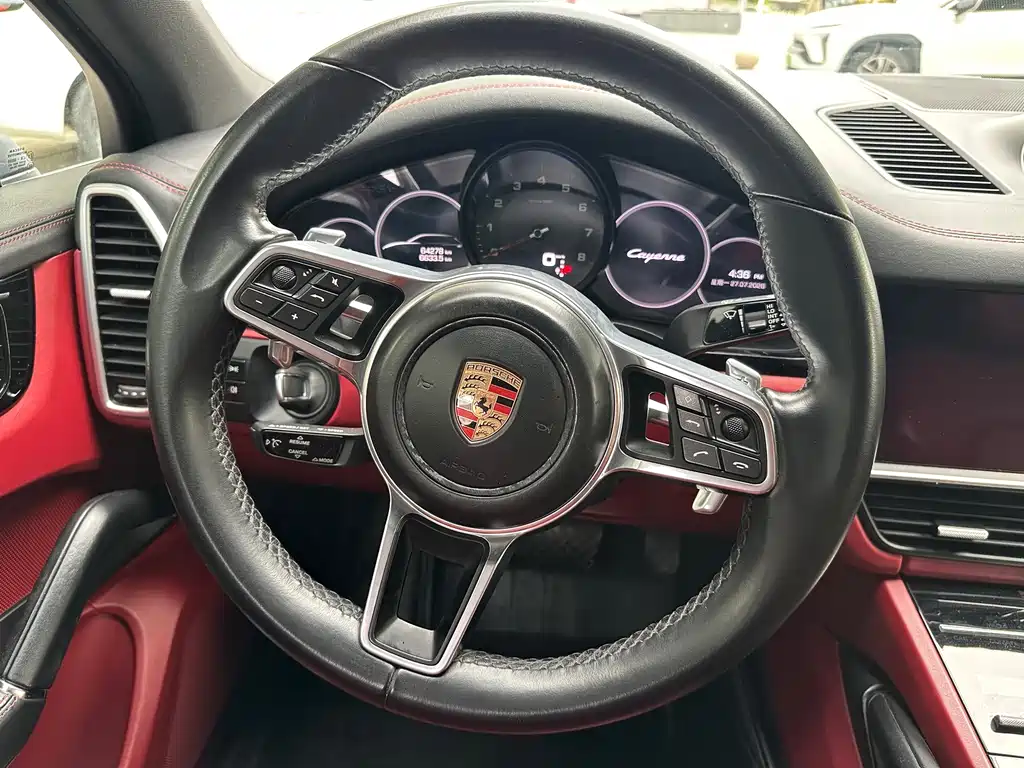 Porsche Cayenne 2019 — фото 12