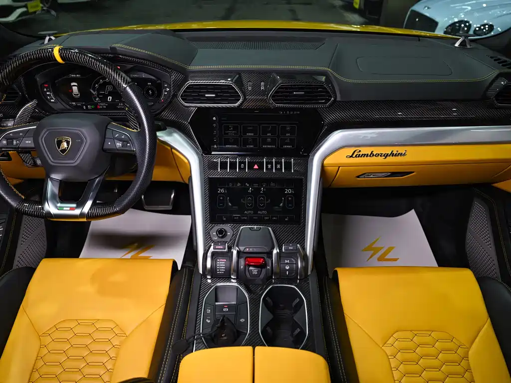 Lamborghini Urus 2023 — фото 13