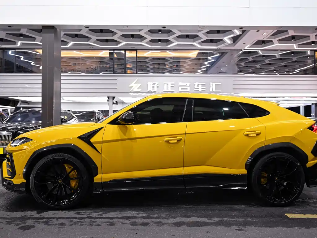 Lamborghini Urus 2023 — фото 2