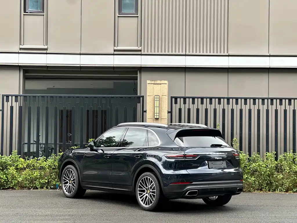 Porsche Cayenne 2018 — фото 6