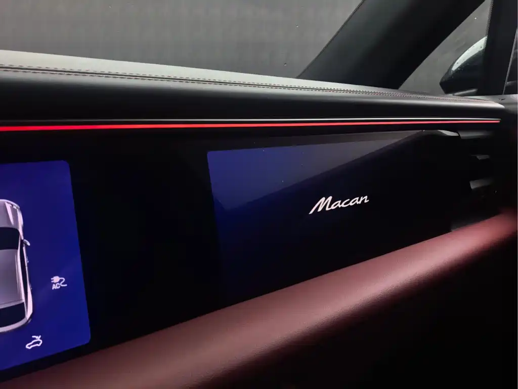 Porsche Macan EV 2024 — фото 11