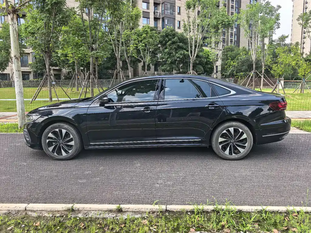 Volkswagen Passat 2024