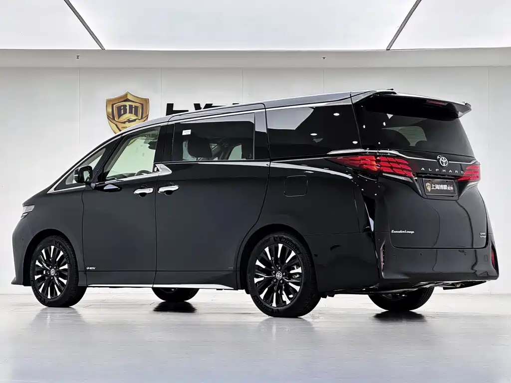 Toyota Alphard — фото 7