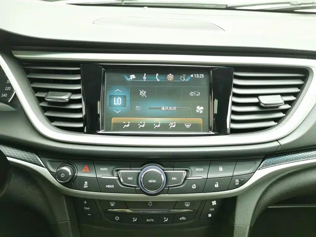 Buick Excelle 2021 — фото 12