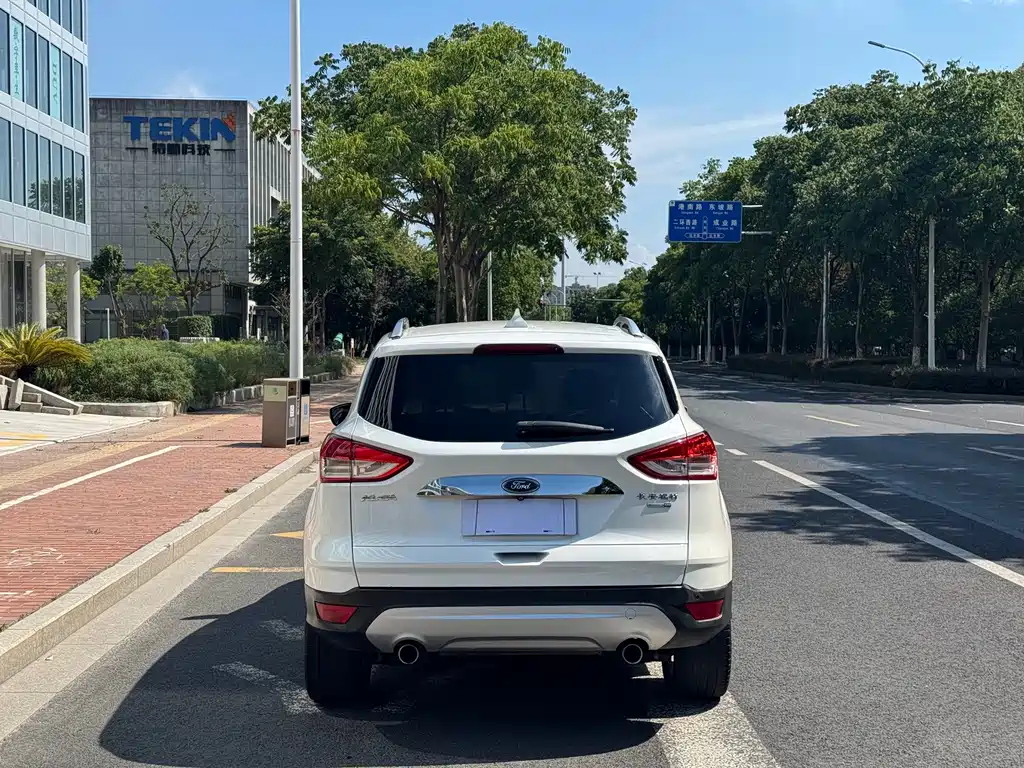 Ford Kuga 2015 — фото 9