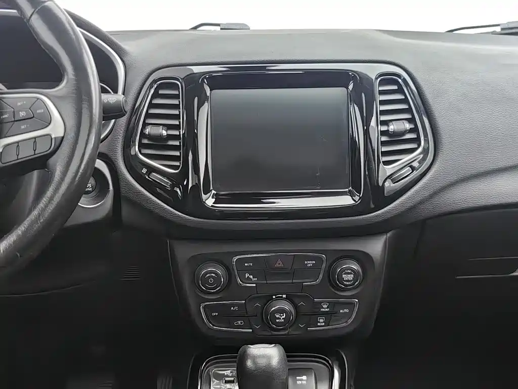 Jeep Compass 2020 — фото 12