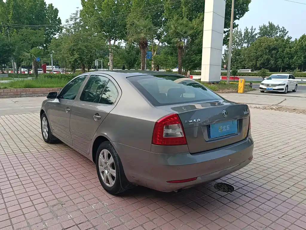 Skoda Octavia 2010 — фото 16