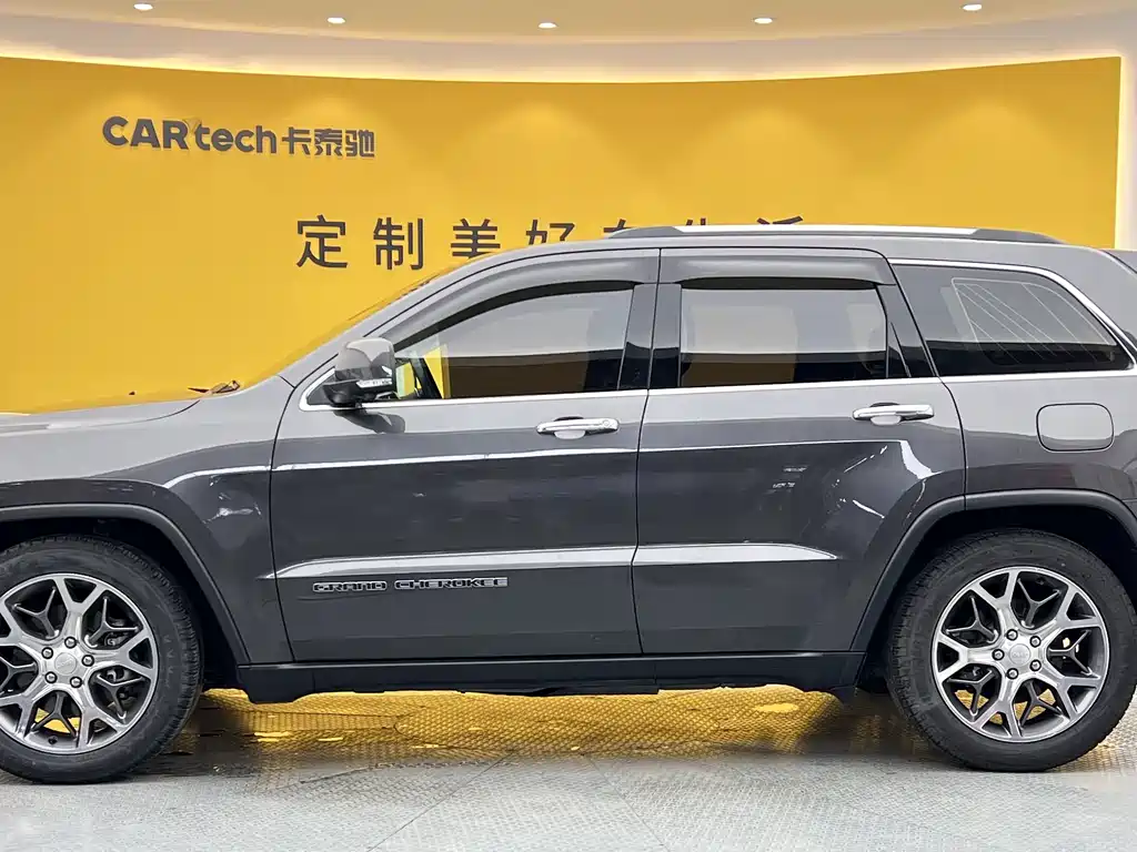 Jeep Grand Cherokee 2022 — фото 33
