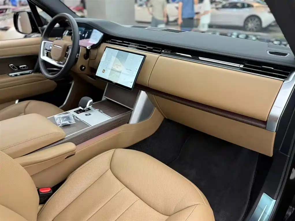 Land Rover Range Rover 2025 — фото 10