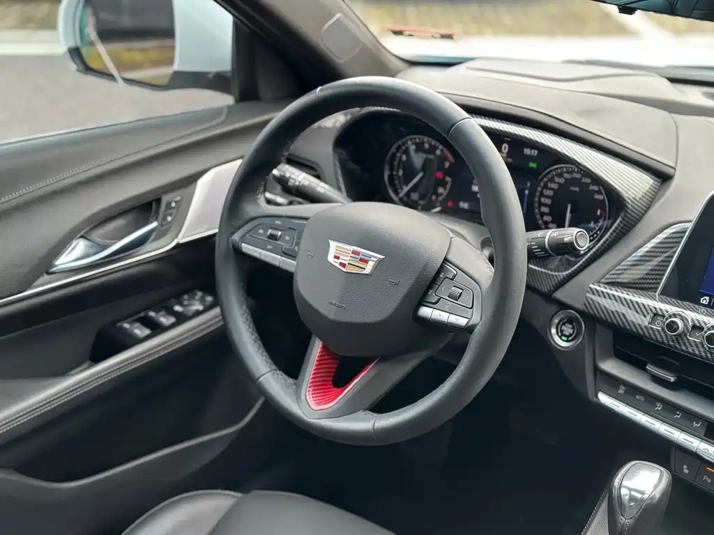 Cadillac CT4 2021 — фото 17