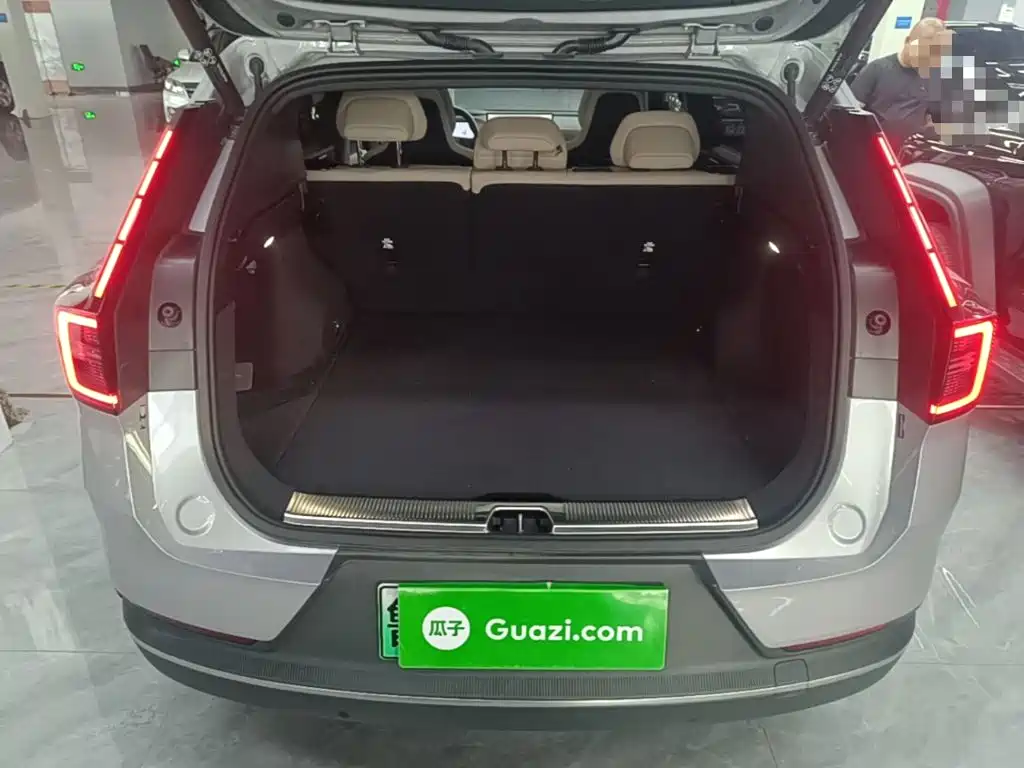 Volvo XC70 PHEV 2025 — фото 19