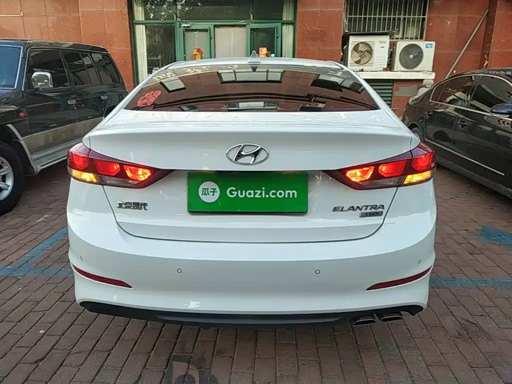 Hyundai Elantra 2018