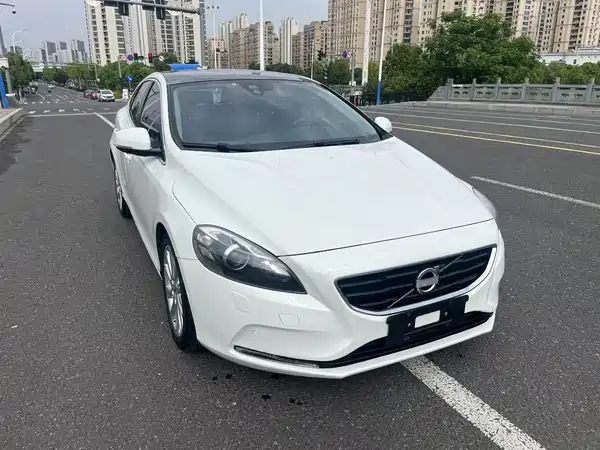 Volvo V40 2014