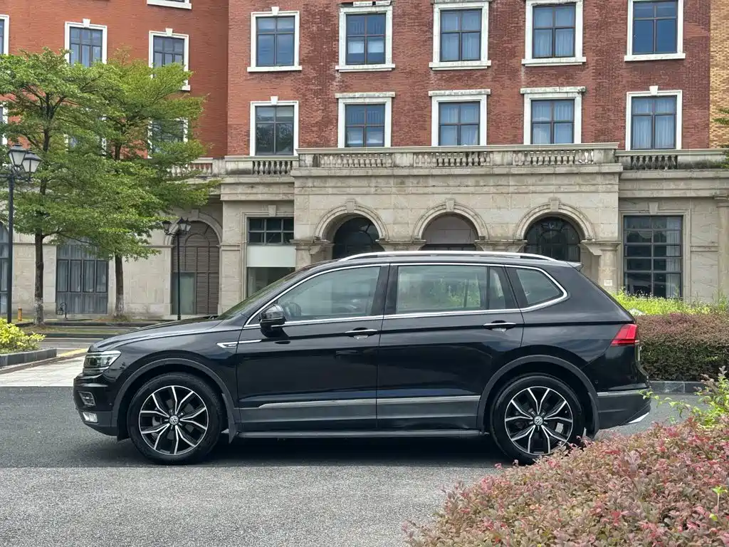 Volkswagen Tiguan L 2019 — фото 12