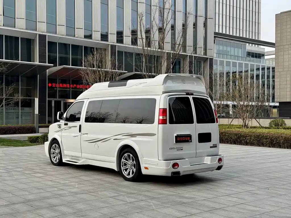 GMC Savana 2016 — фото 5