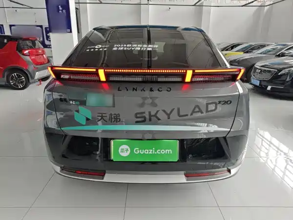 Lynk & Co Z20 2025