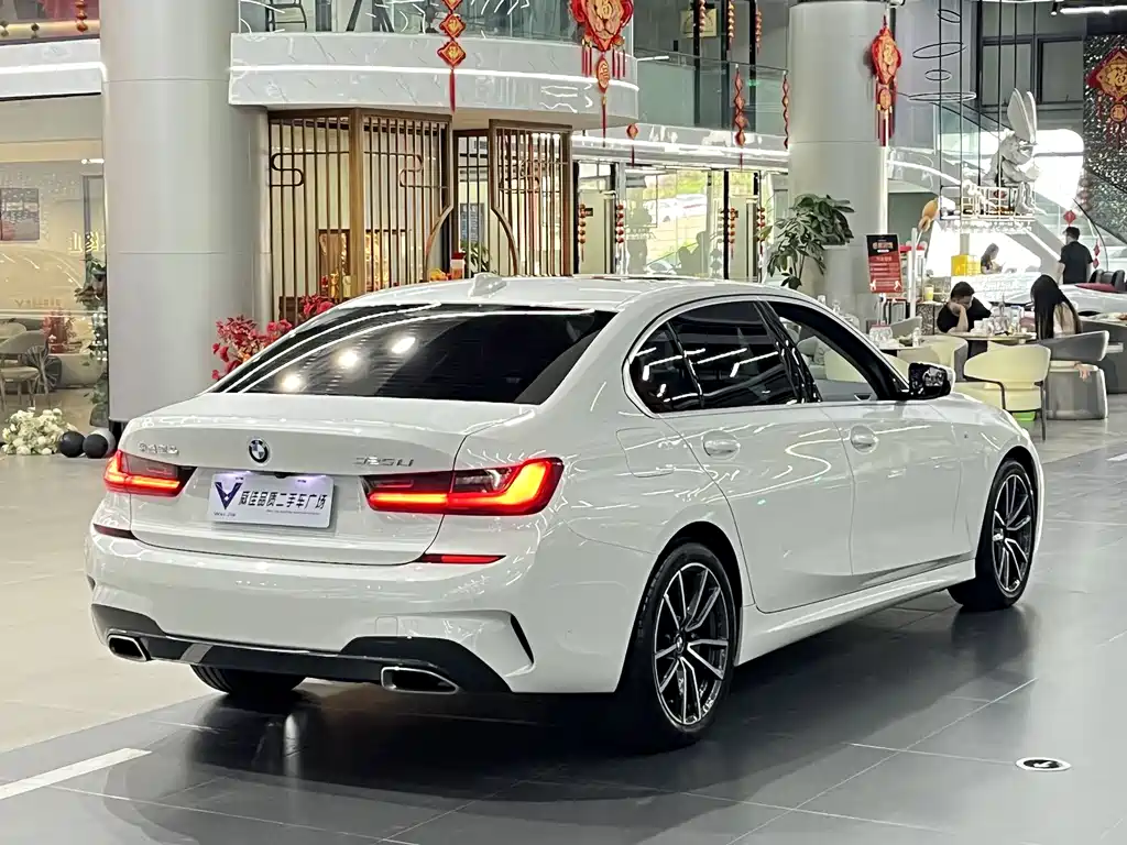 BMW 3 Series 2021