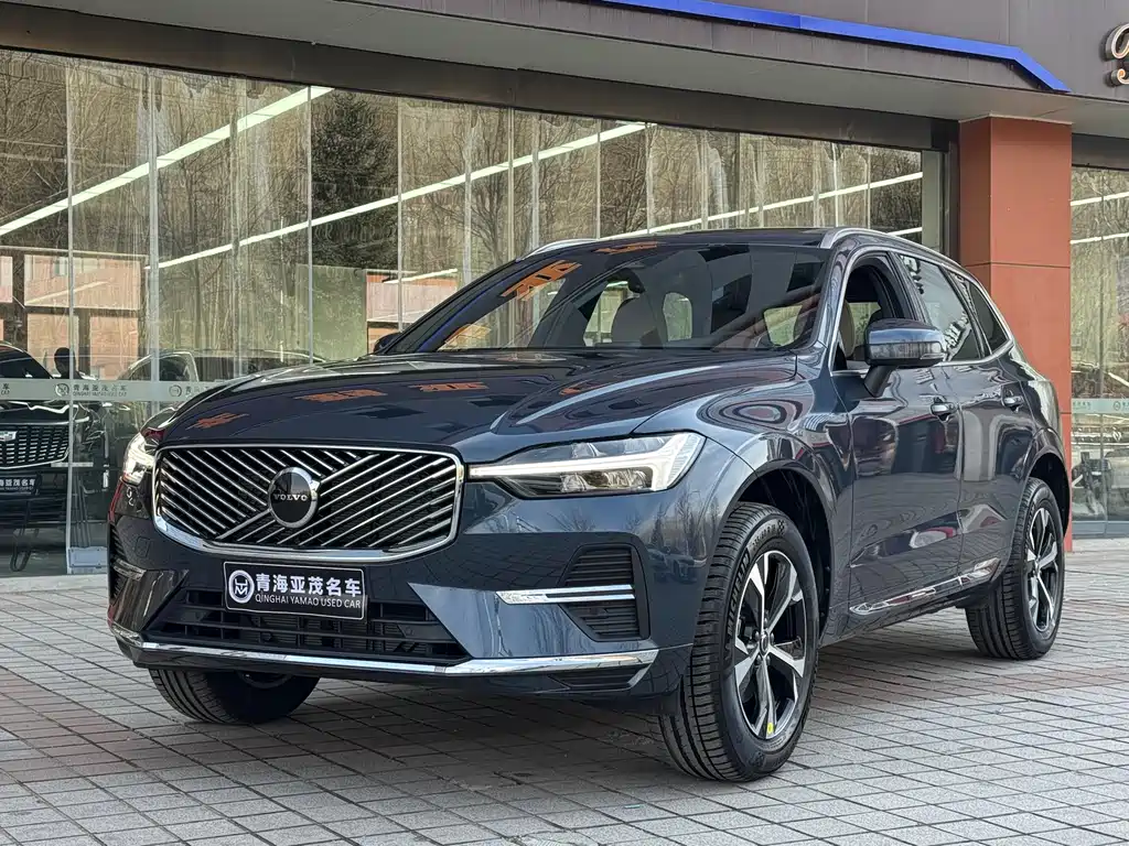 Volvo XC60 2026 — фото 1