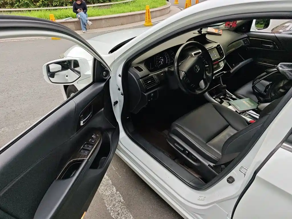 Honda Accord 2016 — фото 14